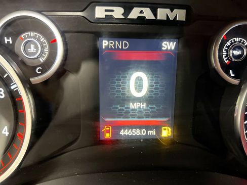 Used 2024 RAM 3500 Tradesman w/ Chrome Appearance Group AWD/4WD image 12