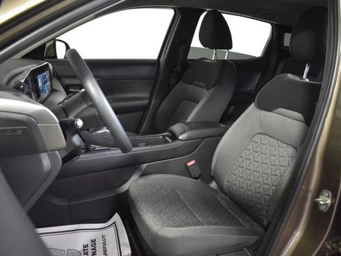 Certified 2025 Nissan Kicks SV AWD/4WD image 9