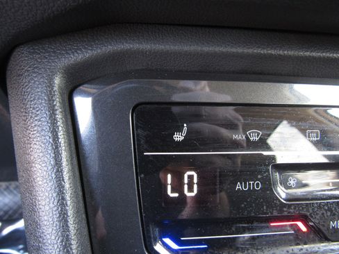 Used 2024 Volkswagen Tiguan Wolfsburg Edition image 23