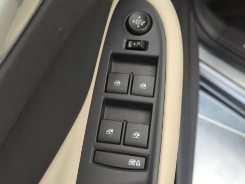 Used 2020 Buick Envision Preferred AWD/4WD image 9