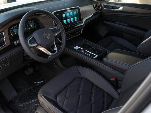 New 2026 Volkswagen Atlas SE image 10