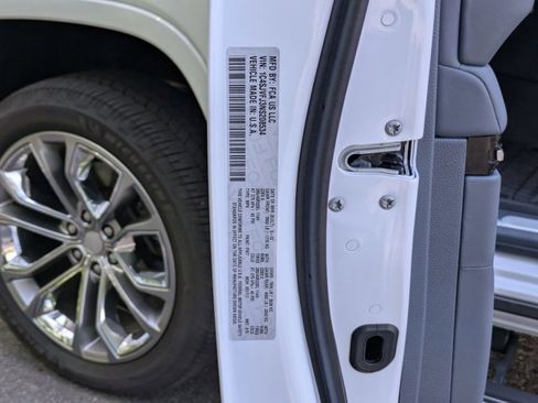 Used 2022 Jeep Grand Wagoneer Series II w/ Premium Group II image 15