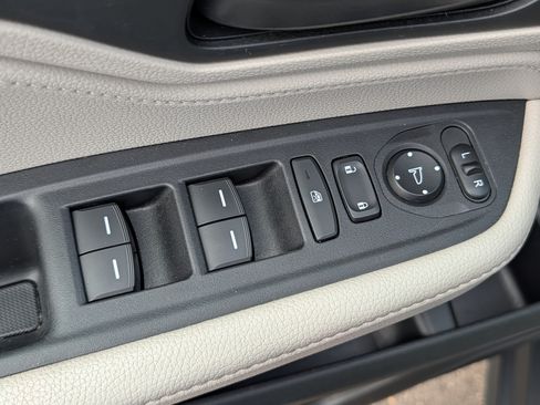 Used 2025 Honda Odyssey EX-L image 19