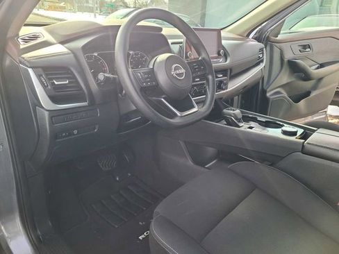 Used 2023 Nissan Rogue S image 12