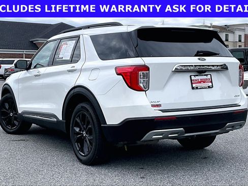 Used 2022 Ford Explorer XLT w/ Equipment Group 202A AWD/4WD image 9