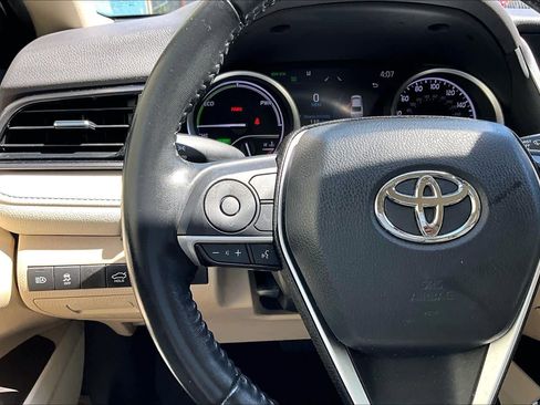 Used 2021 Toyota Camry XLE FWD image 24