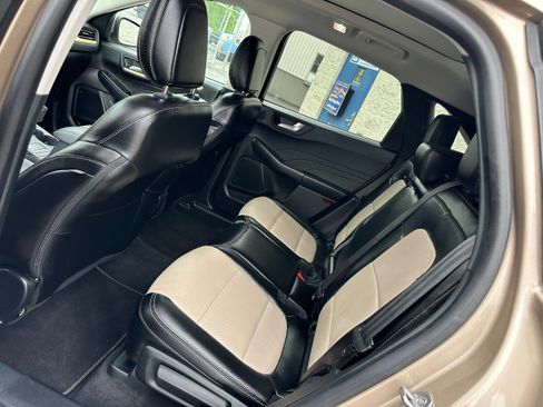 Certified 2021 Ford Escape Titanium w/ Titanium Elite Package image 12