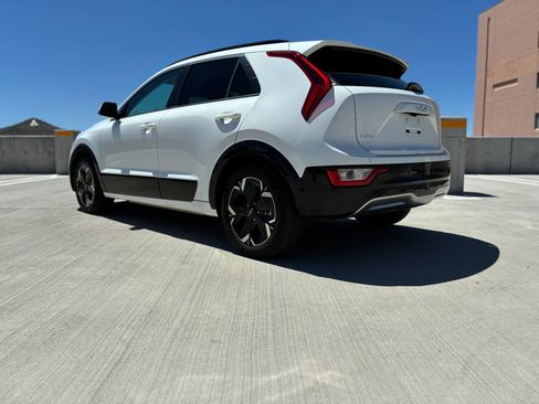 Used 2023 Kia Niro Wind FWD image 11