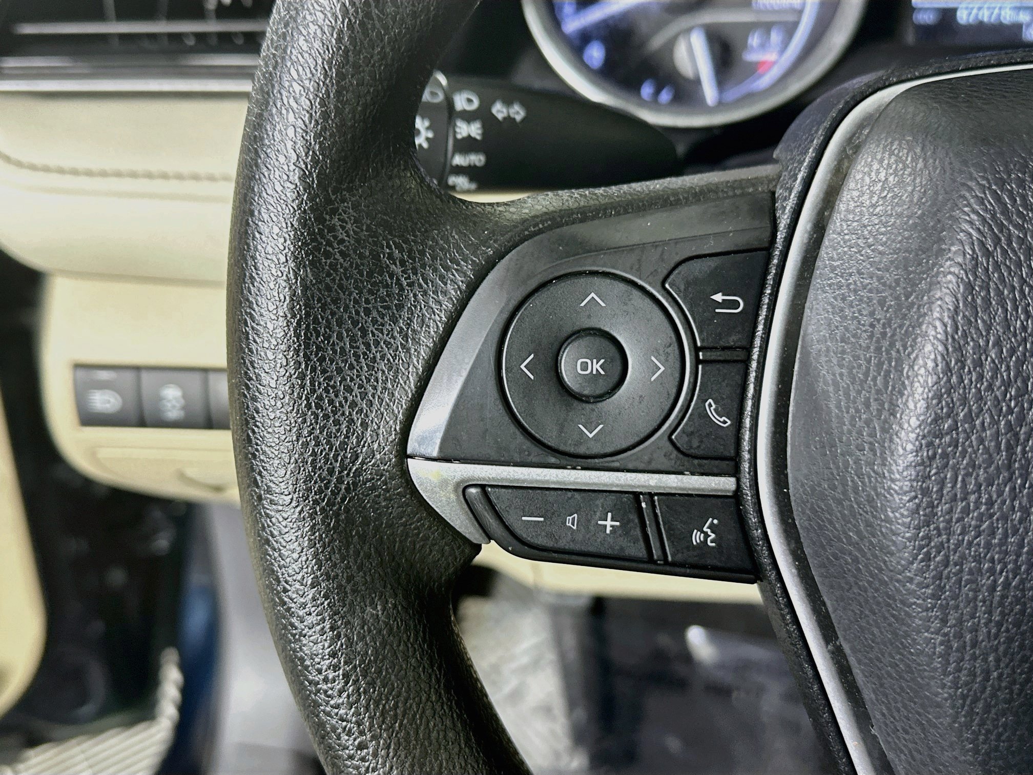 Used 2021 Toyota Camry LE FWD image 16