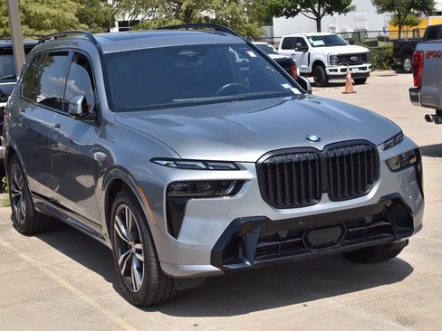 Used 2024 BMW X7 xDrive40i w/ M Sport Package AWD/4WD image 4
