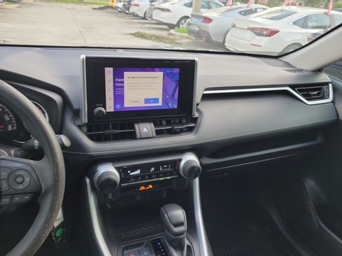 Used 2023 Toyota RAV4 LE FWD image 18