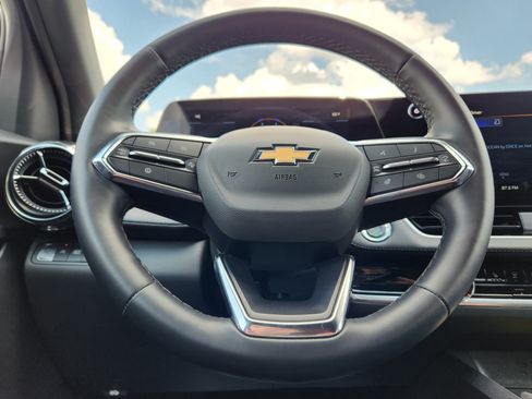 Used 2026 Chevrolet Equinox LT FWD image 21