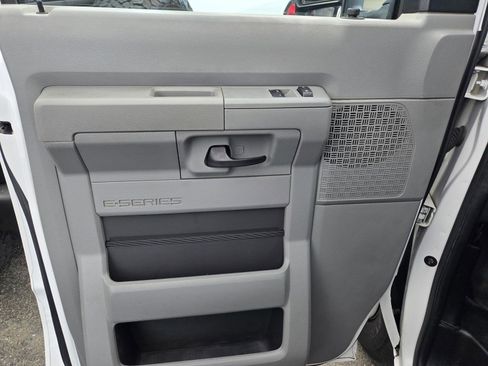 Used 2012 Ford E-250 and Econoline 250 Extended w/ Commercial Cargo Van Pkg image 19