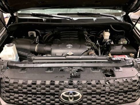 Used 2020 Toyota Tundra Limited w/ Limited Premium Package AWD/4WD image 10
