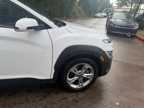 Used 2022 Hyundai Kona SEL w/ Convenience Package AWD/4WD image 3