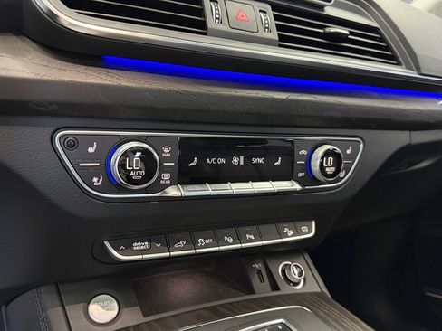 Used 2020 Audi Q5 e Prestige w/ Prestige Package AWD/4WD image 26