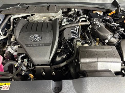 Used 2024 Toyota Grand Highlander AWD Hybrid image 47