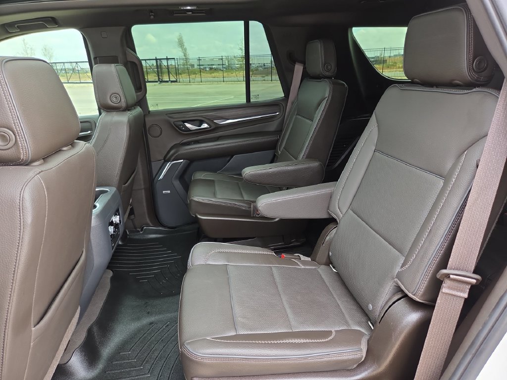 Used 2021 GMC Yukon Denali w/ Denali Premium Package AWD/4WD image 14
