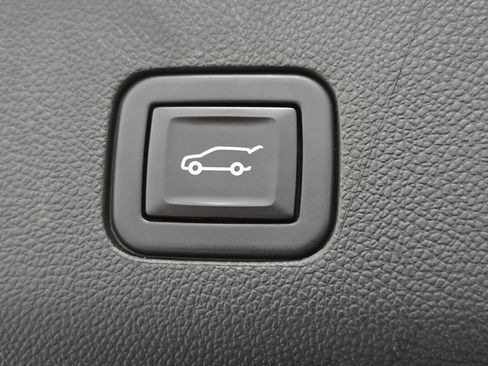 Used 2023 Cadillac Escalade ESV Luxury AWD/4WD image 30