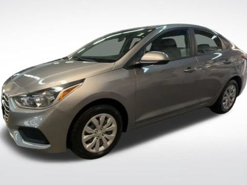 Used 2022 Hyundai Accent SE FWD image 5