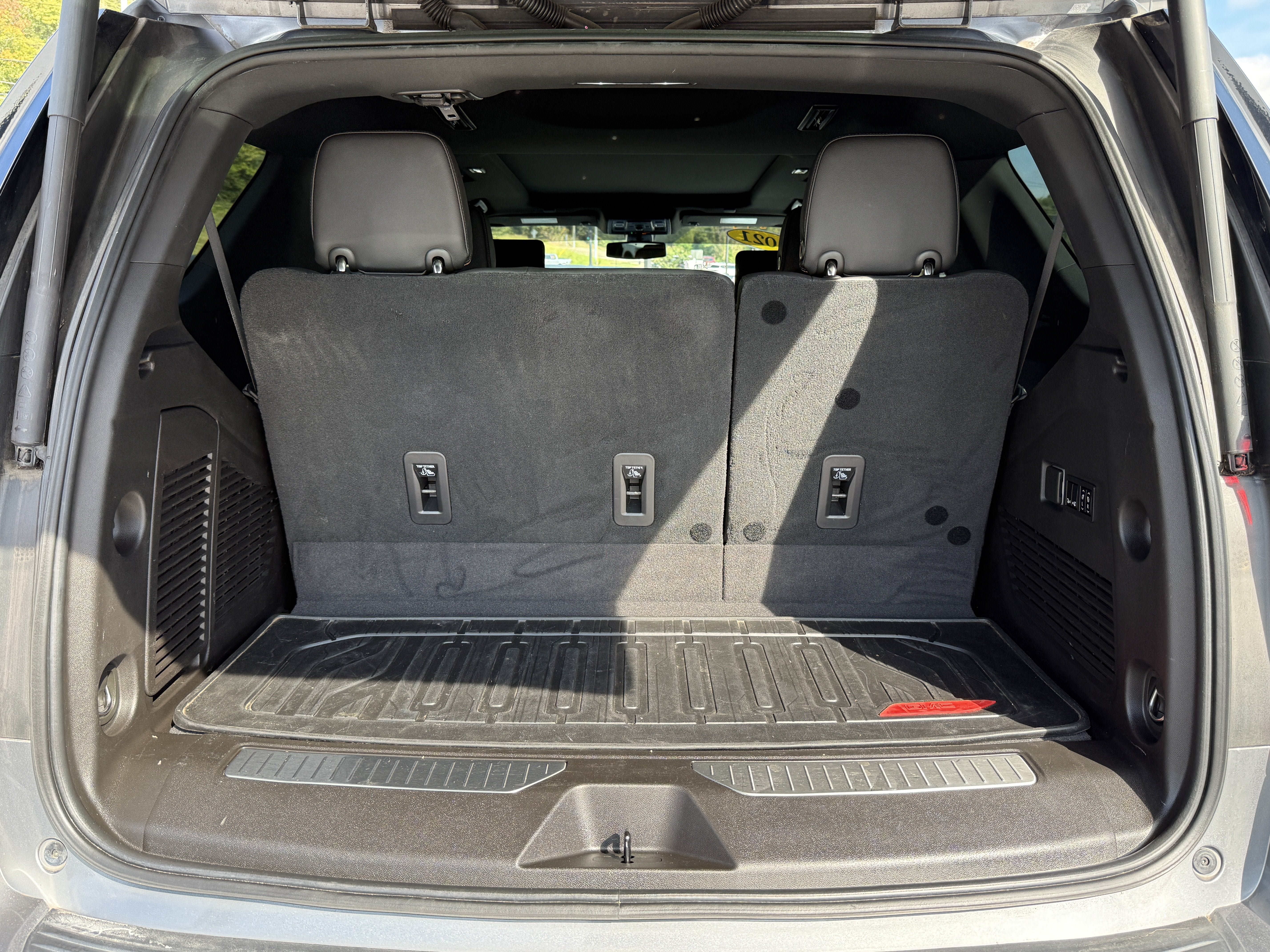 Used 2021 GMC Yukon AT4 w/ AT4 Premium Package AWD/4WD image 13
