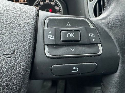 Used 2015 Volkswagen Tiguan SE image 27