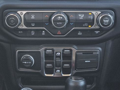Used 2023 Jeep Wrangler Unlimited Sport AWD/4WD image 14
