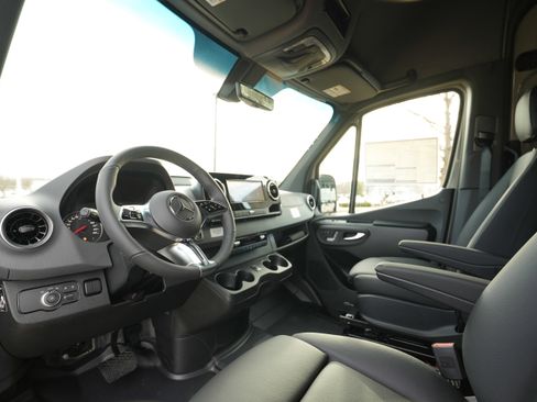 New 2026 Mercedes-Benz Sprinter 2500 image 28