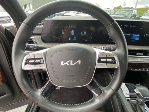 Used 2023 Kia Telluride EX w/ EX Captain's Chair Package image 20