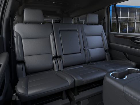 New 2026 Chevrolet Suburban LT image 39