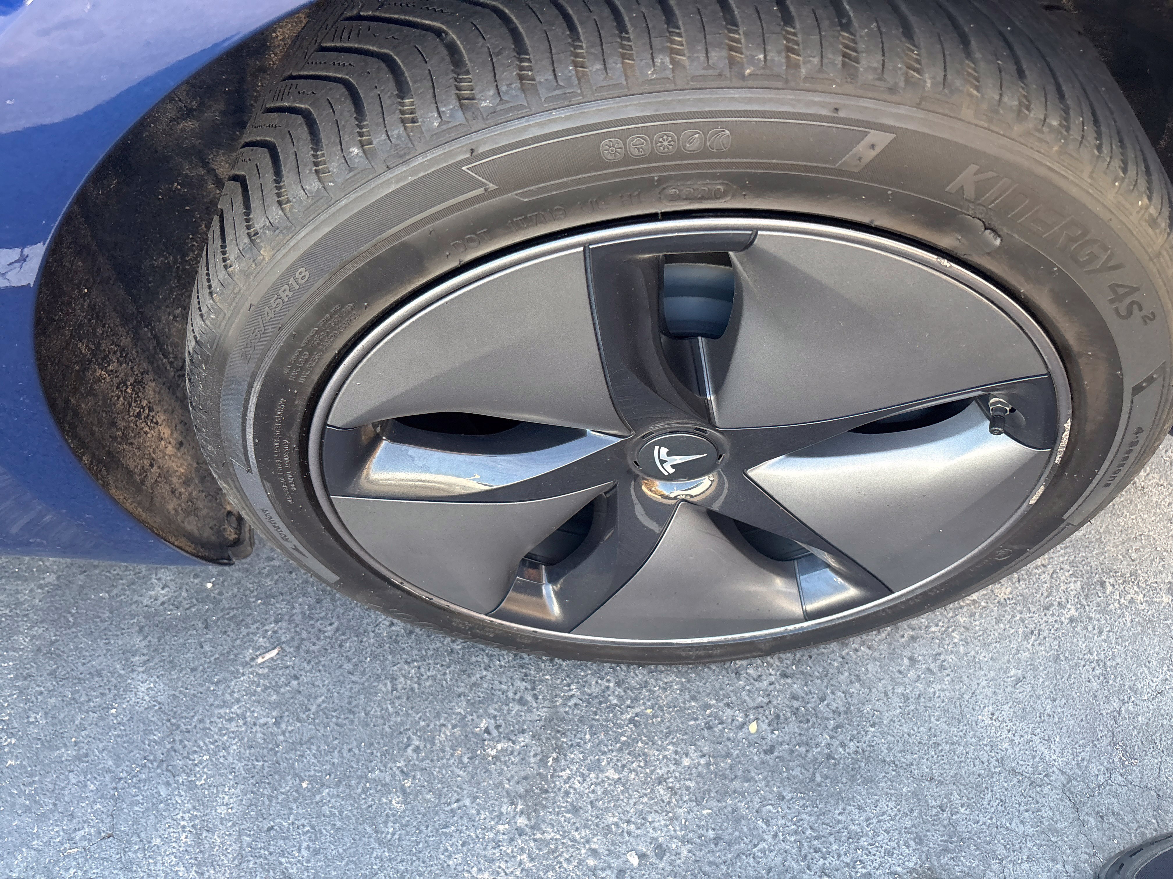 Used 2018 Tesla Model 3 Mid Range RWD image 19