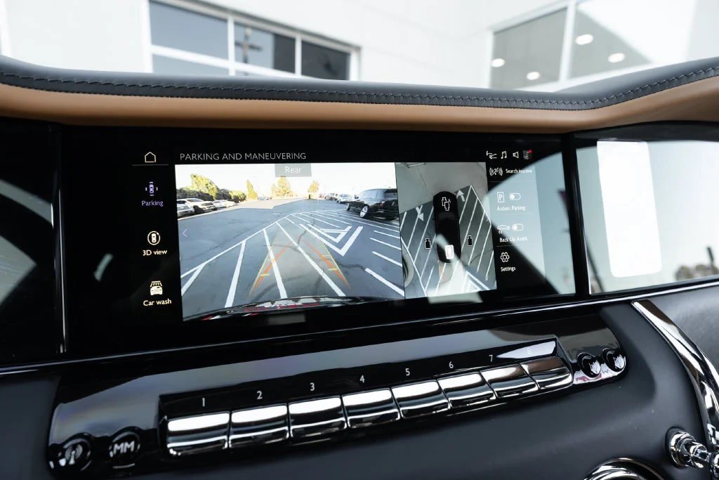 Used 2026 Rolls-Royce Cullinan w/ Cullinan Package AWD/4WD image 43