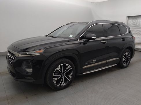 Used 2019 Hyundai Santa Fe FWD image 2