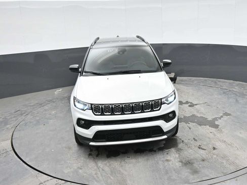 Used 2025 Jeep Compass Limited AWD/4WD image 17