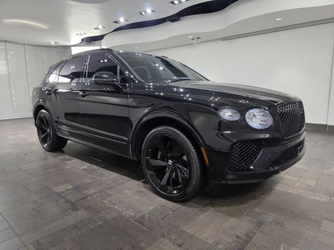 Used 2024 Bentley Bentayga image 25
