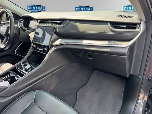 Certified 2022 Jeep Grand Cherokee Limited image 12