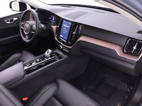 Certified 2024 Volvo XC60 B5 Ultimate w/ Protection Package Premier image 22