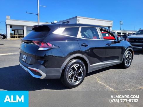 Used 2024 Kia Sportage LX image 11