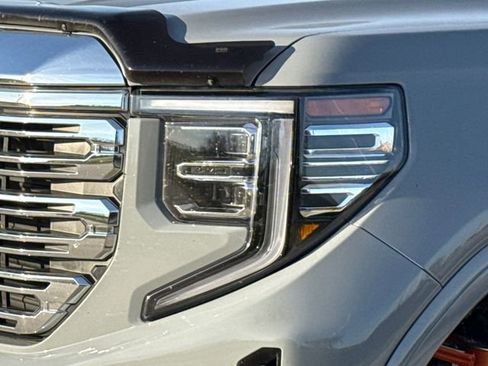 Used 2025 GMC Sierra 1500 Denali w/ Denali Reserve Package AWD/4WD image 4