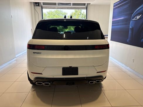 New 2025 Land Rover Range Rover Sport Dynamic SE AWD/4WD image 6