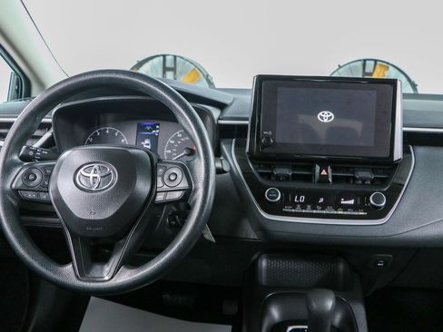 Used 2025 Toyota Corolla LE FWD image 17