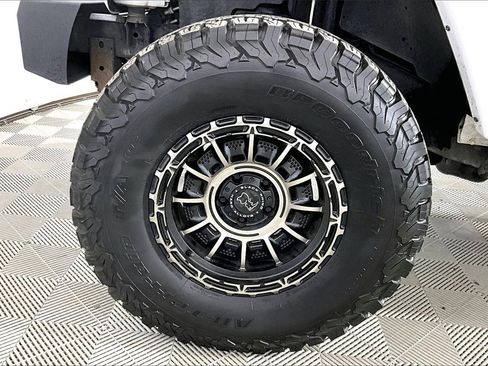 Used 2017 Jeep Wrangler Unlimited Sport image 7