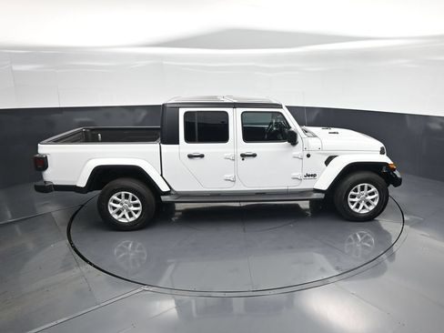 Used 2023 Jeep Gladiator Sport AWD/4WD image 33