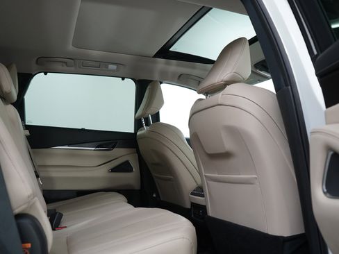 Used 2022 INFINITI QX60 Sensory w/ Vision Package AWD/4WD image 12