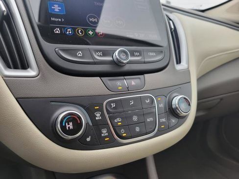Used 2022 Chevrolet Malibu LT w/ Leather Package image 18
