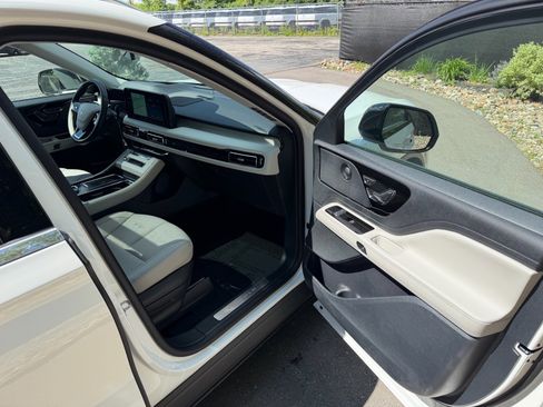 New 2026 Lincoln Aviator Reserve AWD/4WD image 11