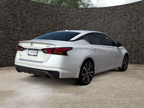 Used 2020 Nissan Altima 2.5 SR FWD image 7