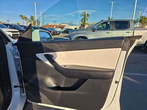 Used 2020 Tesla Model Y Long Range image 28