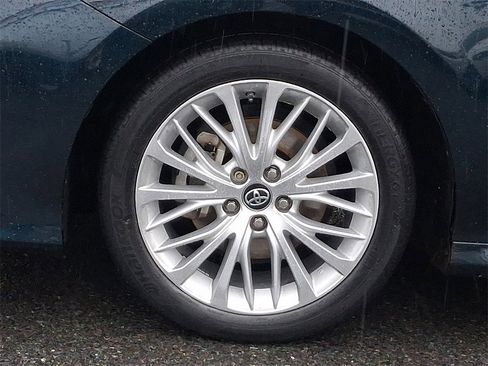 Used 2018 Toyota Camry XLE w/ Audio Package image 10