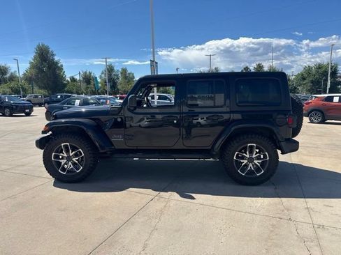 Used 2024 Jeep Wrangler Unlimited AWD/4WD image 8
